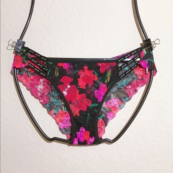 4/$38 💖PINK Victoria’s Secret Panty Cheekster - Picture 1 of 3